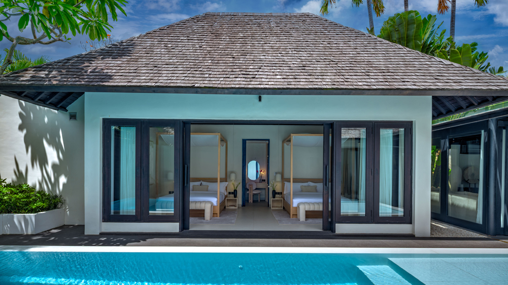 Elite Havens - Des Indes II - Seminyak Bali Indonesia - Comfortable guest bedroom by the pool